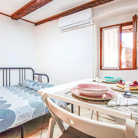 Piccolo By Interhome Lovran